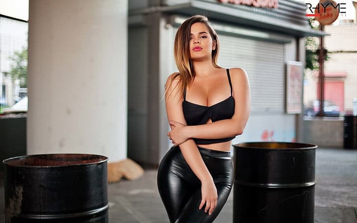 Night Girls in Karachi Hotels — boutique hotel lounge vibe for a relaxed introduction — night girls in Karachi — gallery 1/15 — asset 35